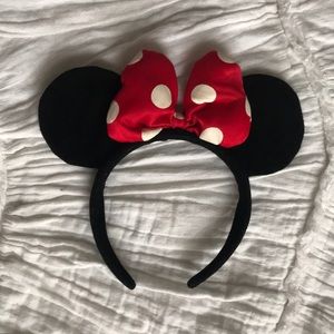 Classic Minnie Mouse Ears
